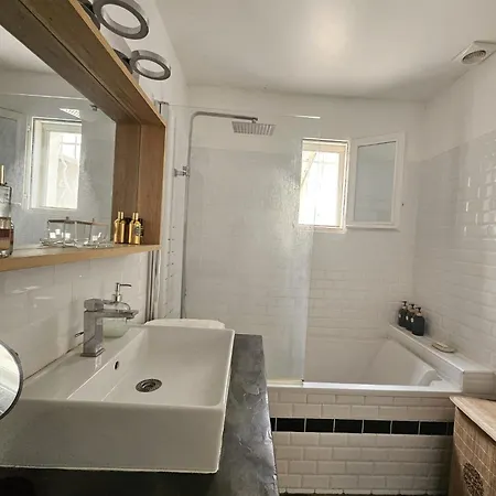 Piscine Prive & Jacuzzi 300 De La