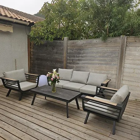 Holiday home Piscine Prive & Jacuzzi 300 De La